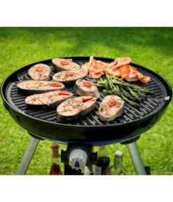 CADAC Gasgrill Carri Chef 50, Inkl. BBQ/Plancha-Platte -Eleganter Garten 6961593 WE MO 004 CadacGasgrillCarriChef50BBQ2PlanchaDome